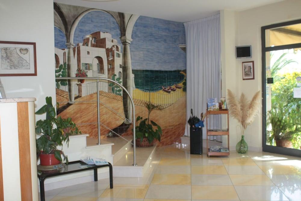 Hotel Lido 瓦斯托 外观 照片