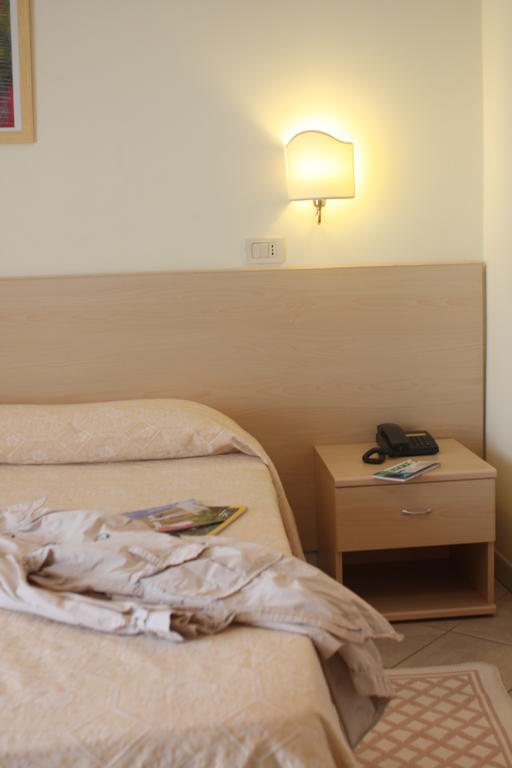 Hotel Lido 瓦斯托 外观 照片